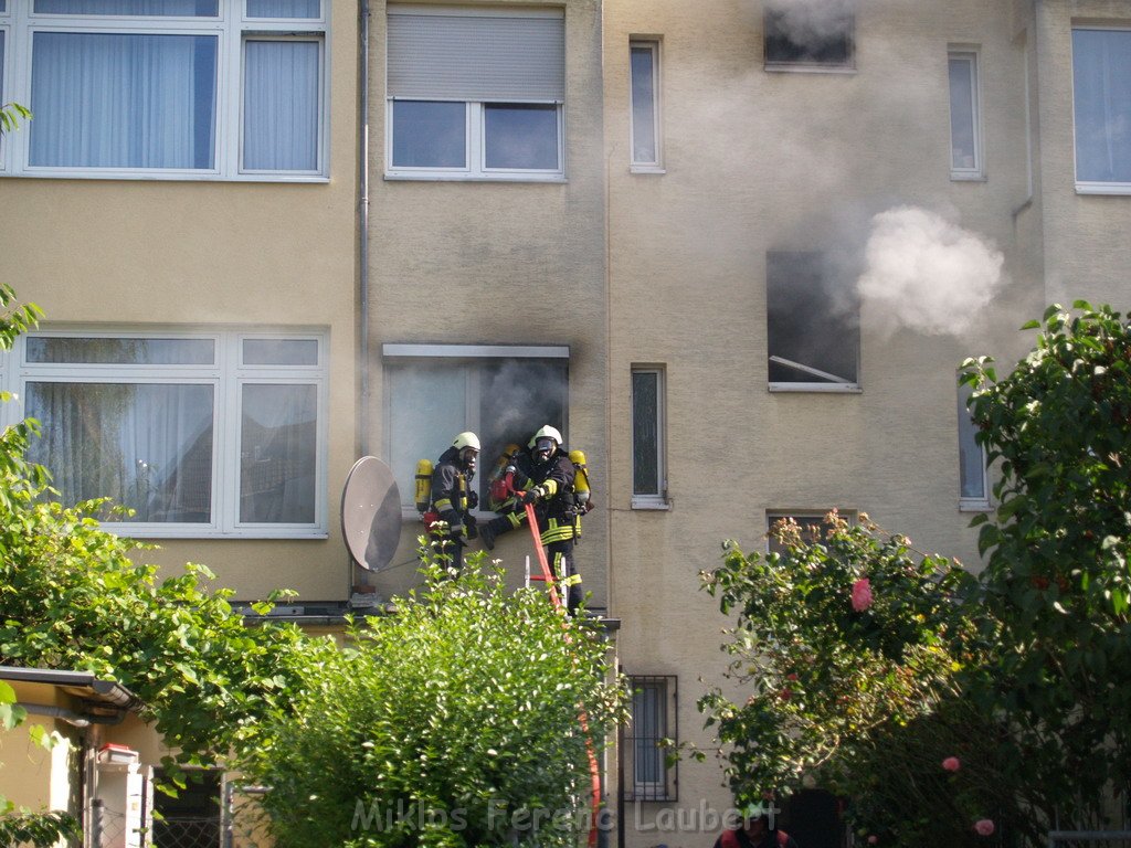 Brand Wohnung mit Menschenrettung Koeln Vingst Ostheimerstr  P044.JPG